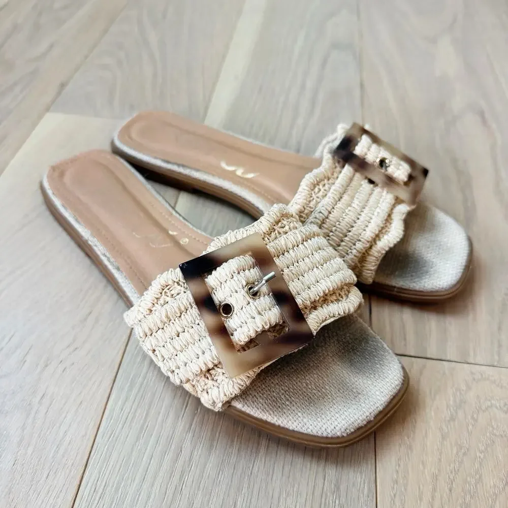 CCOCCI Leslie Tortoise Buckle Raffia Woven Slide Sandals Women’s Size 39/8